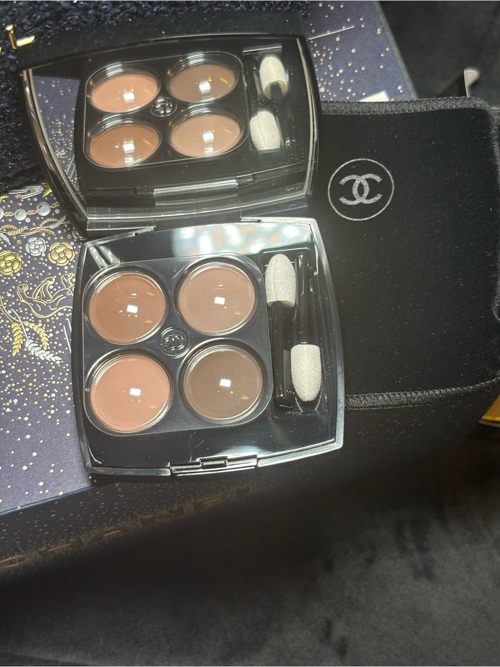 CHANEL Amplified Gaze Makeup Set — Black and Gold Decorative Box - Picture 10 of 10